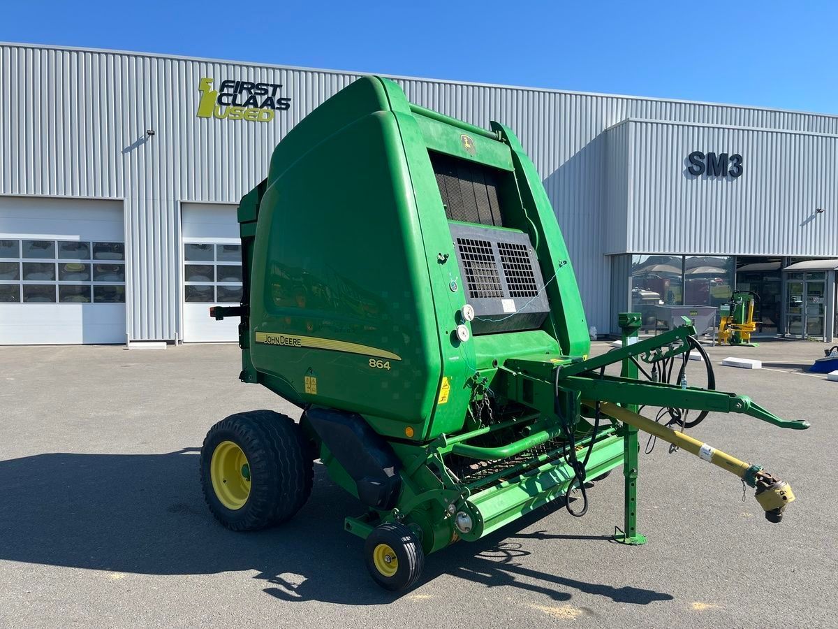 E-FARM: John Deere 864 - Presse à balles - id APRDGFC - Année: 2012 - France