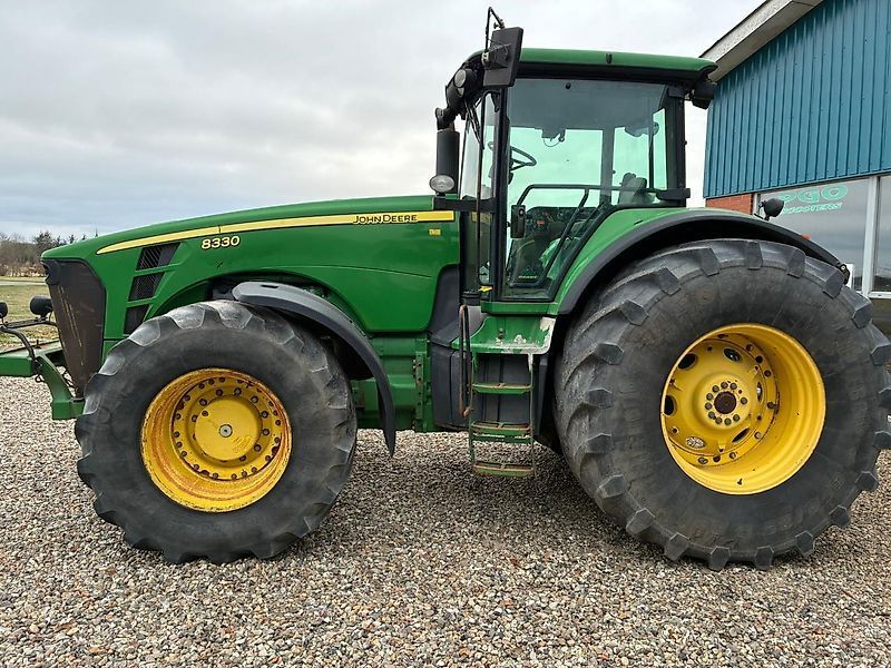 John Deere 8330 Trattore 46.827 €