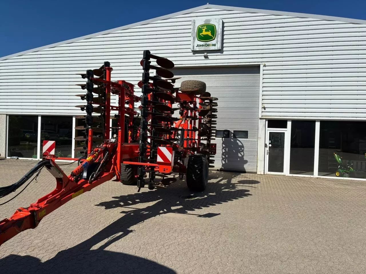 E-FARM: Kuhn kuhn cultimer l 4000 - Power harrow - id YZMZERE - €46,043 - Year of construction: 2018 - Denmark