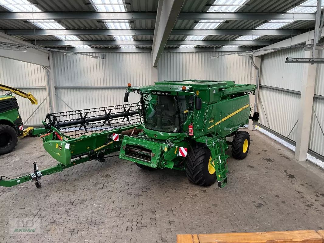 John Deere T 560 Combine harvester €177,900