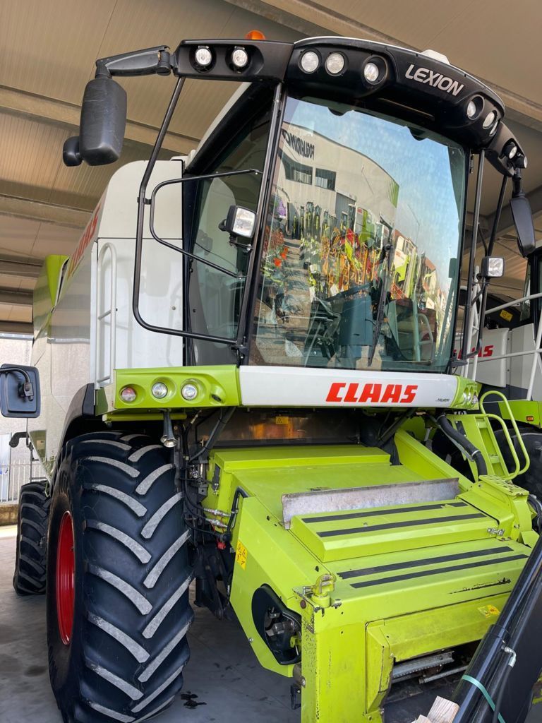 E-FARM: Claas Lexion 630 - Moissoneuse-batteuse - id JBNB1TE - Année: 2015 - Lecture du nombre d'heure: 3 000,Italie