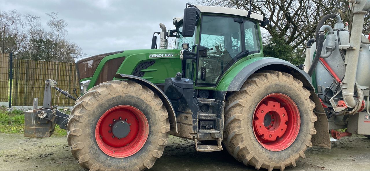 Fendt 826 Vario Profi Plus Tractor
