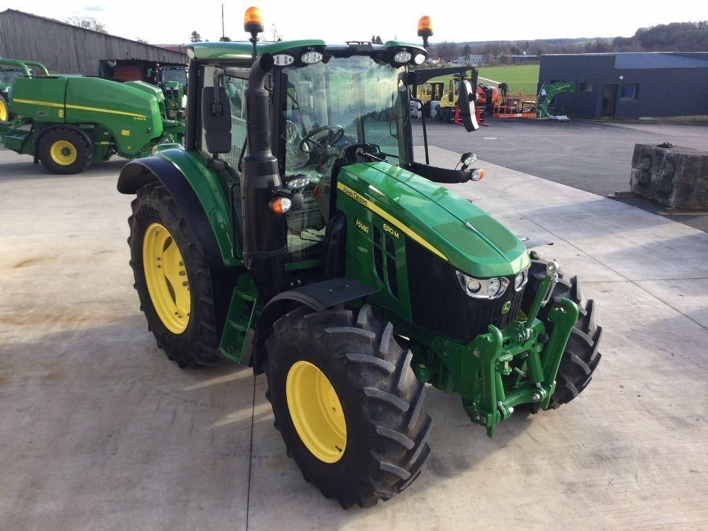 John Deere 6110 M Tractor 90.000 €