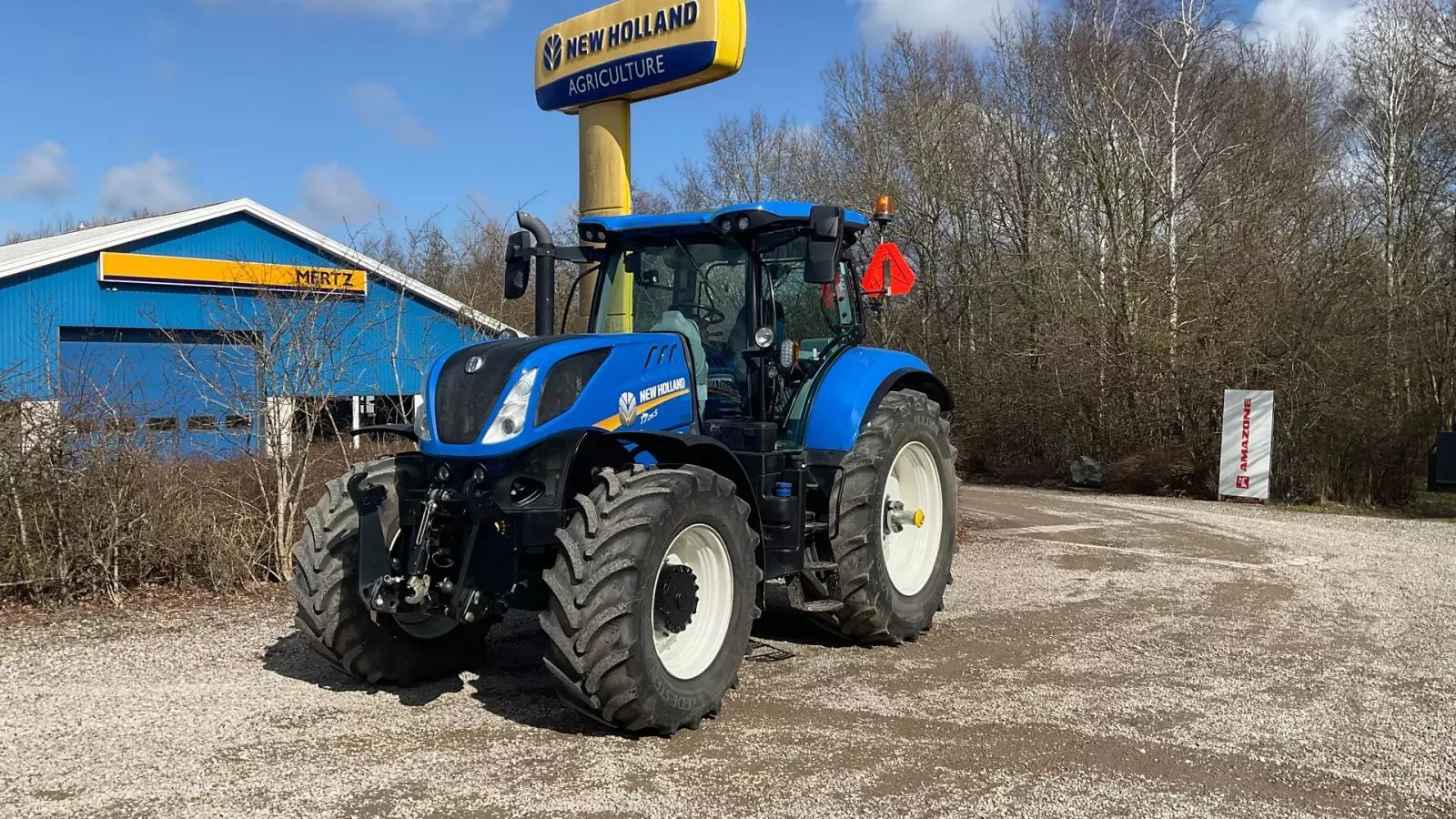 New Holland T7.215 S Traktori 72 232 €