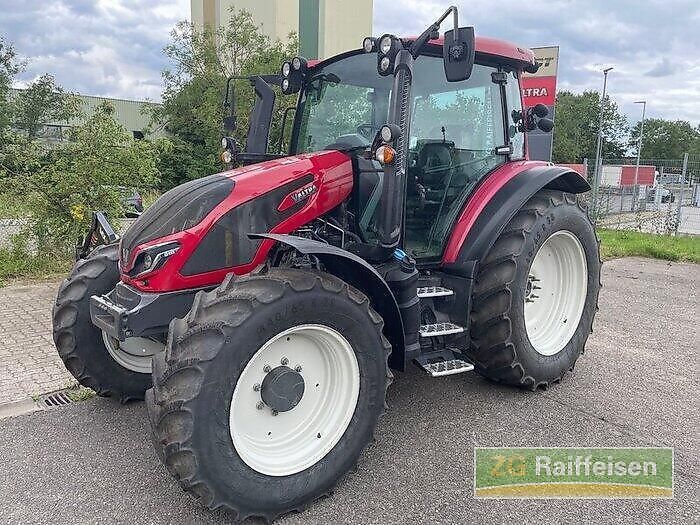 Valtra G 125 Tractor €42,500