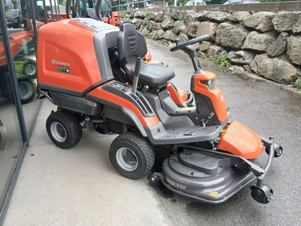 Husqvarna RC 320Ts AWD Kosiarkia ręczna/traktorowa 8325 €