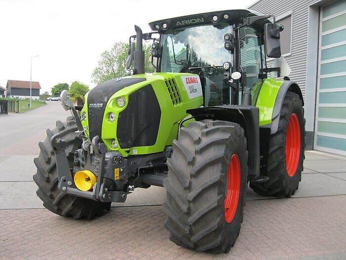 Claas Arion 660 Cmatic Traktori 107 500 €