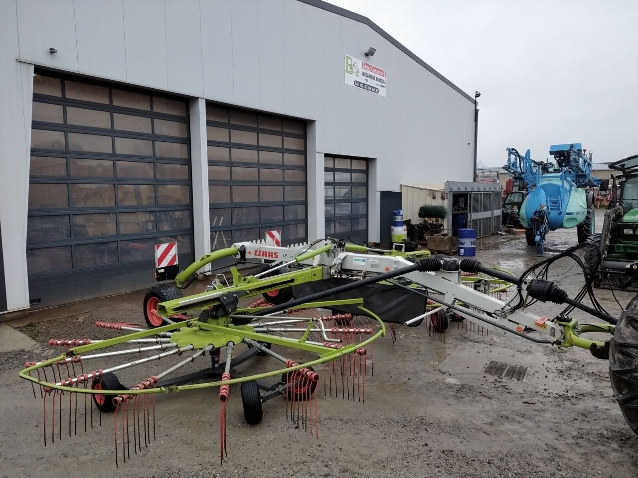 E-FARM: Claas Liner 2900 - Tedder - id Q4AIUUG - 17.800 € - Año: 2019 - Francia