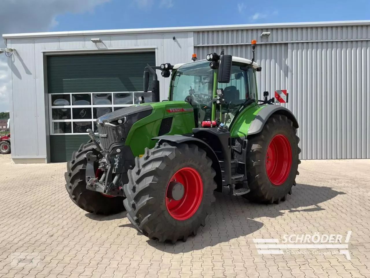 E-FARM: Fendt 720 Vario PowerPlus - Traktor - id SVCRCYR - 199.885 € - Baujahr: 2023 - Abgelesene Motorstunden: 353,Motorleistung (PS): 203,Deutschland