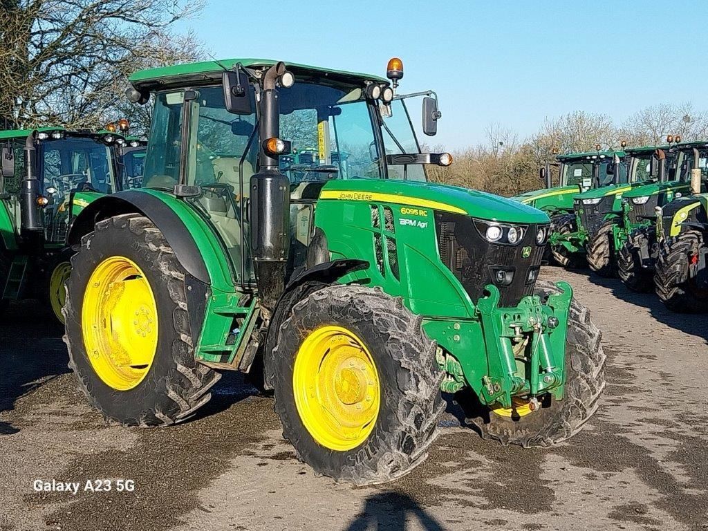 E-FARM: John Deere 6095 RC - Tractor - id DEUEGTL - Año: 2017 - Horas: 4.415,Potencia del motor: 95,Francia
