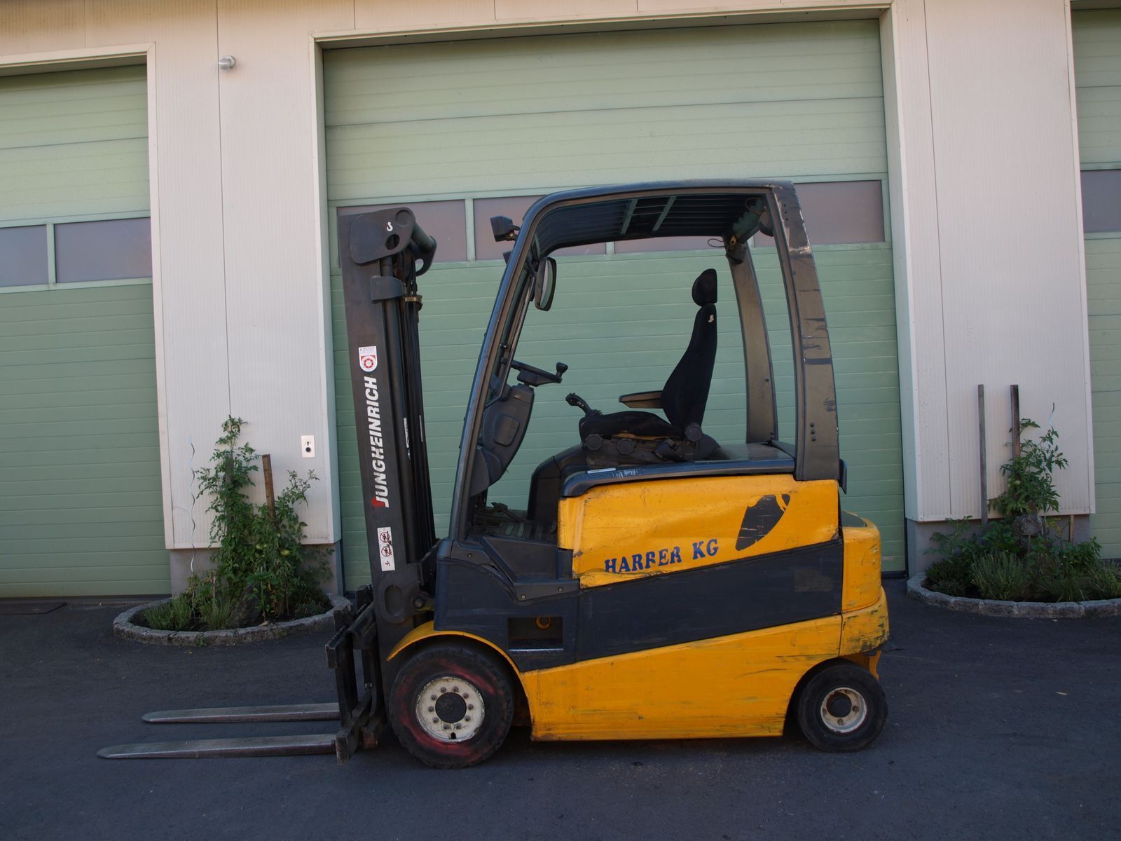 JUNGHEINRICH efg 430 Targonca 9000 EUR