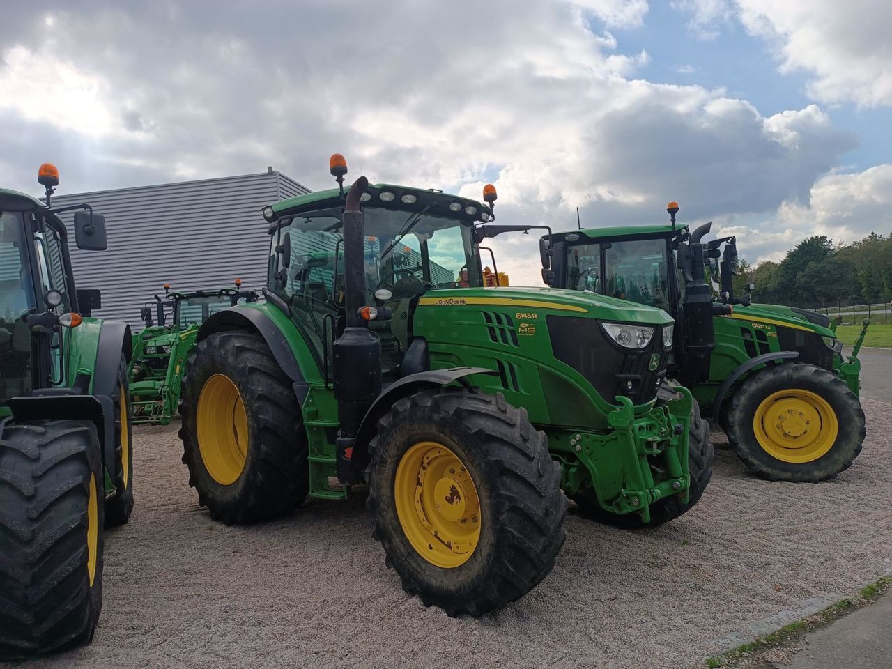 E-FARM: John Deere 6145 R - Tractor - id DXS4TDE - €90,000 - Year of construction: 2019 - Engine hours: 3,300,Engine power (HP): 145,France