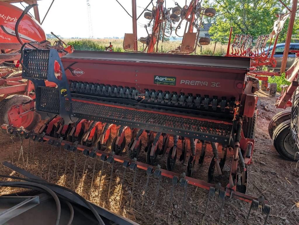 E-FARM: Kuhn PREMIA 300 - Semoir - id AYHIUPP - 6 500 € - Année: 2009 - France