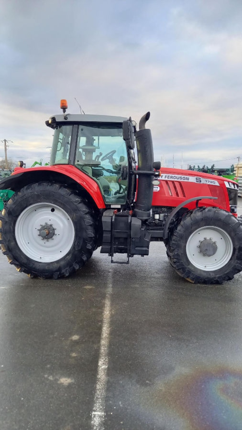 Massey Ferguson 7720S tractor €86,000