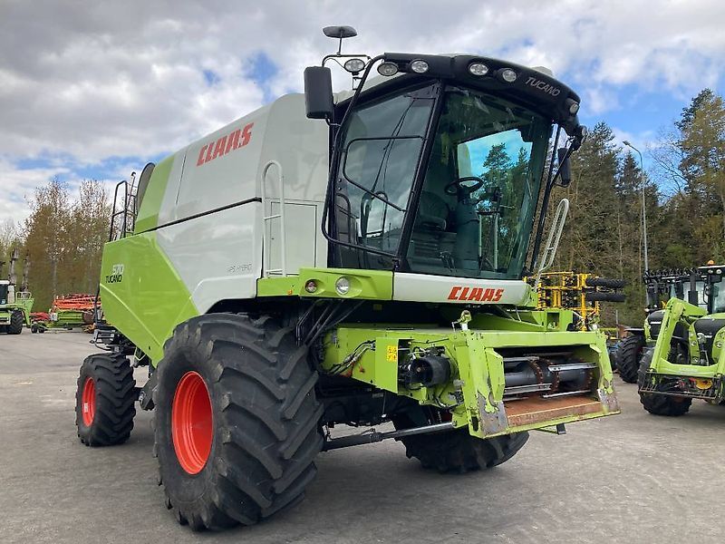 E-FARM: Claas Tucano 570 - Mähdrescher - id NXI2HUH - 140.000 € - Baujahr: 2014 - Abgelesene Motorstunden: 1.868,Motorleistung (PS): 354,Lettland