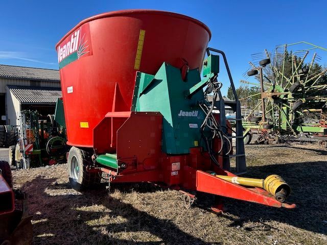 Jeantil mv12 Mixer feeder €12,000
