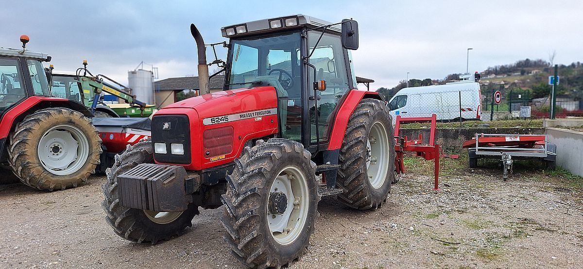 E-FARM: Massey Ferguson 6245 - Tracteur - id YEBRCES - 25 000 € - Année: 1999 - Lecture du nombre d'heure: 7 543,Puissance du moteur (chevaux): 85,France