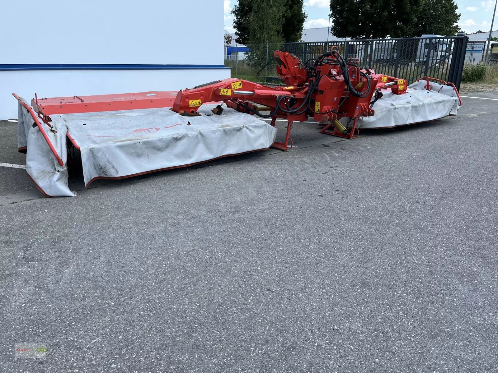 E-FARM: Kuhn FC 883 - Segadora - id QHRI18L - 7500 € - Año: 2004 - Alemania