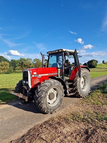 E-FARM: Massey Ferguson 6190 frontzapfwelle, klima - Tractor - id HDTBYDJ - €22,269 - Engine hours: 7 - 600,Germany
