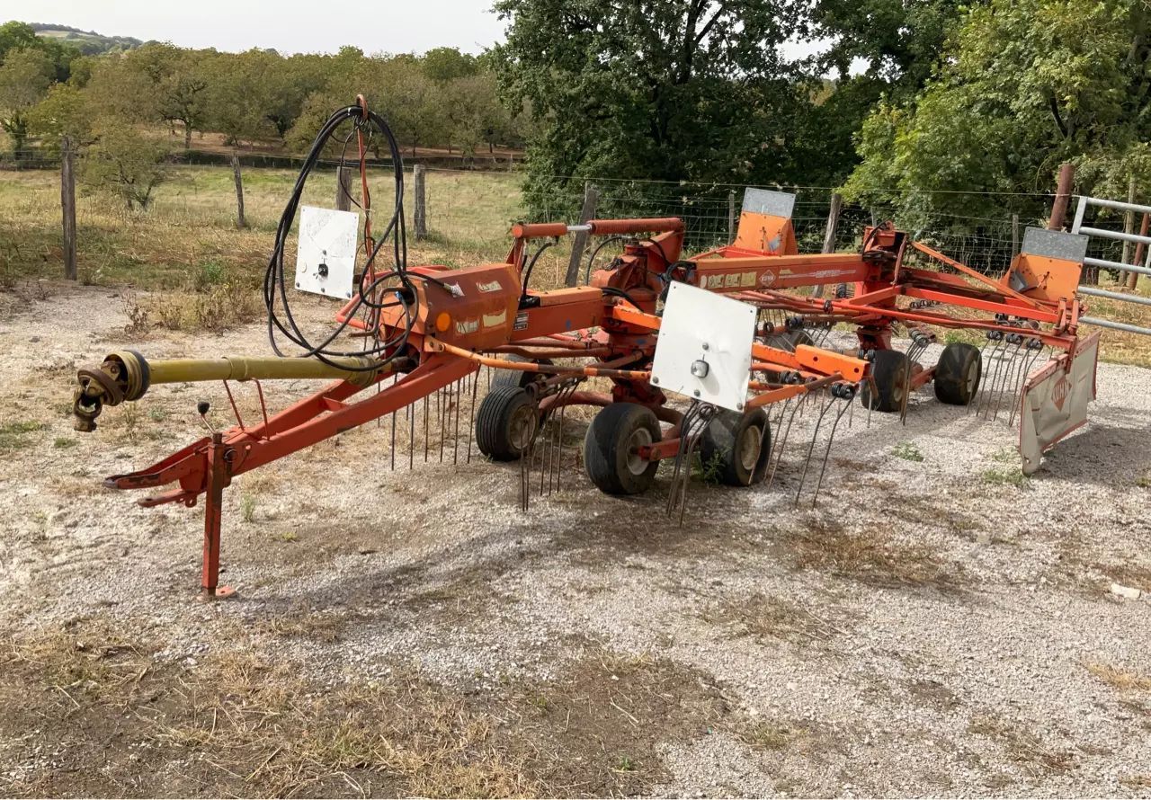 E-FARM: Kuhn ga 6000 - Andaineur - id YDMDIX3 - 5 000 € - Année: 1998 - France