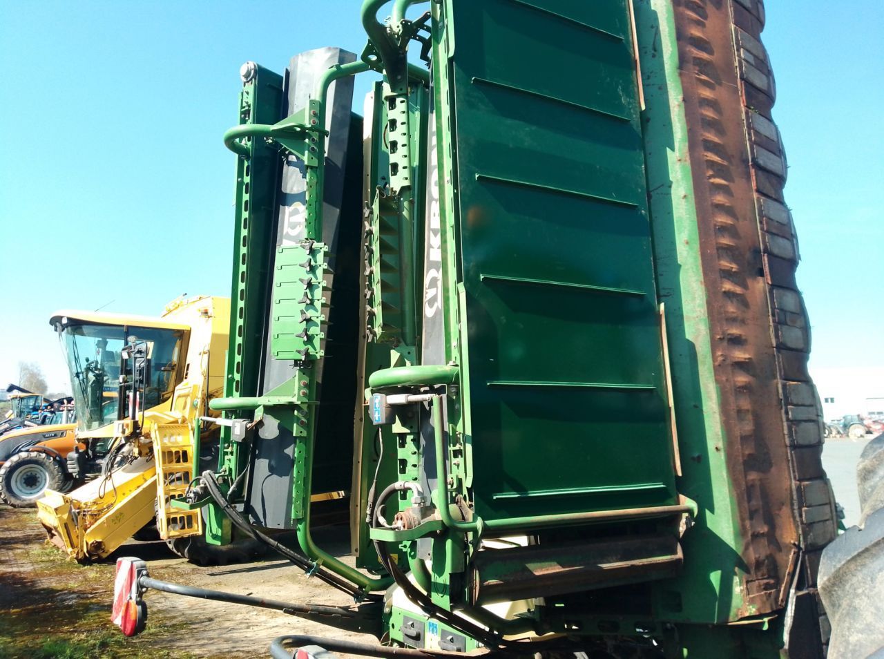 Krone b100cv+f360cv Mower €49,900