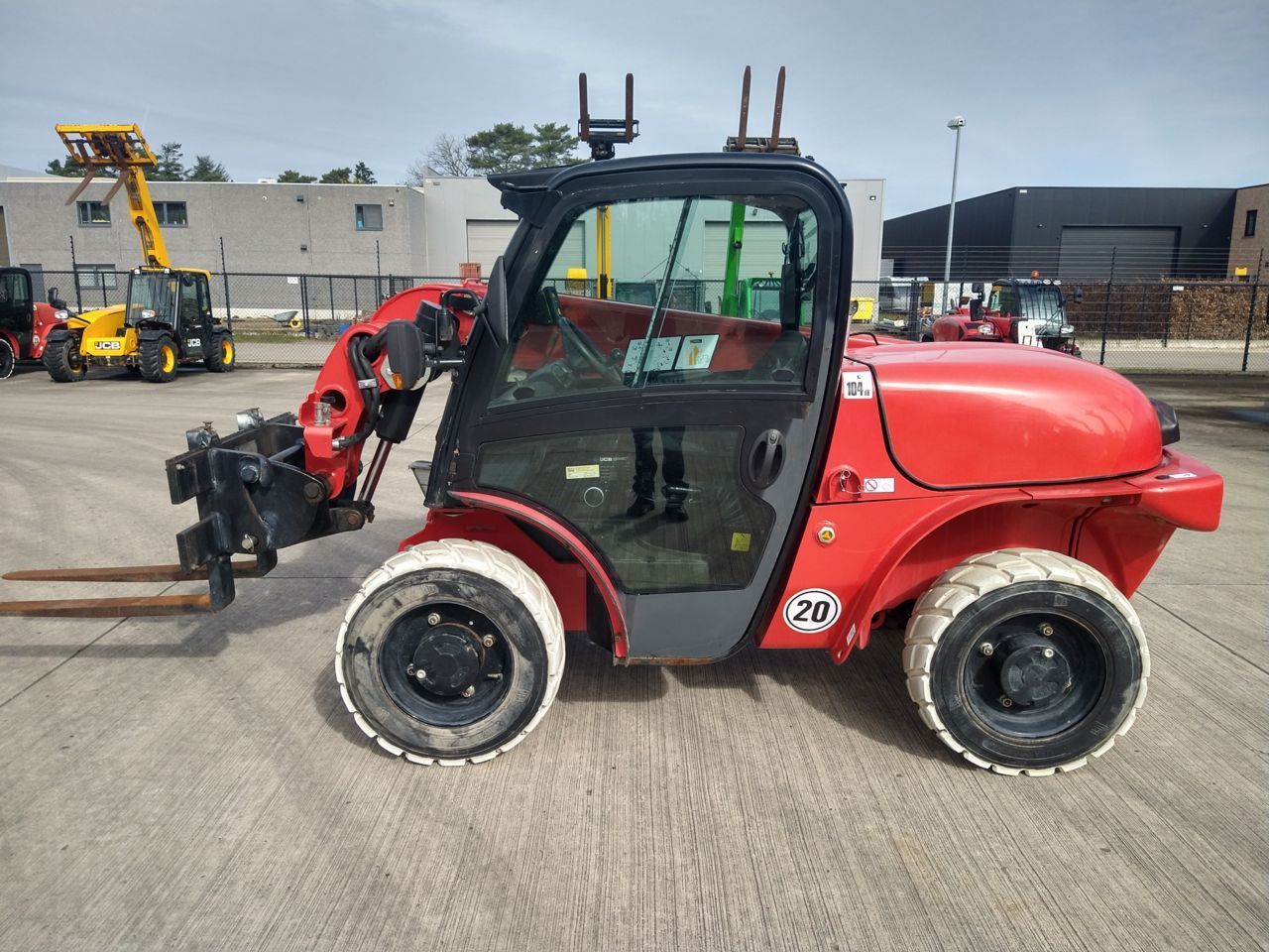 JCB 520-40 4ws Teleszkópos rakodó 28 500 EUR