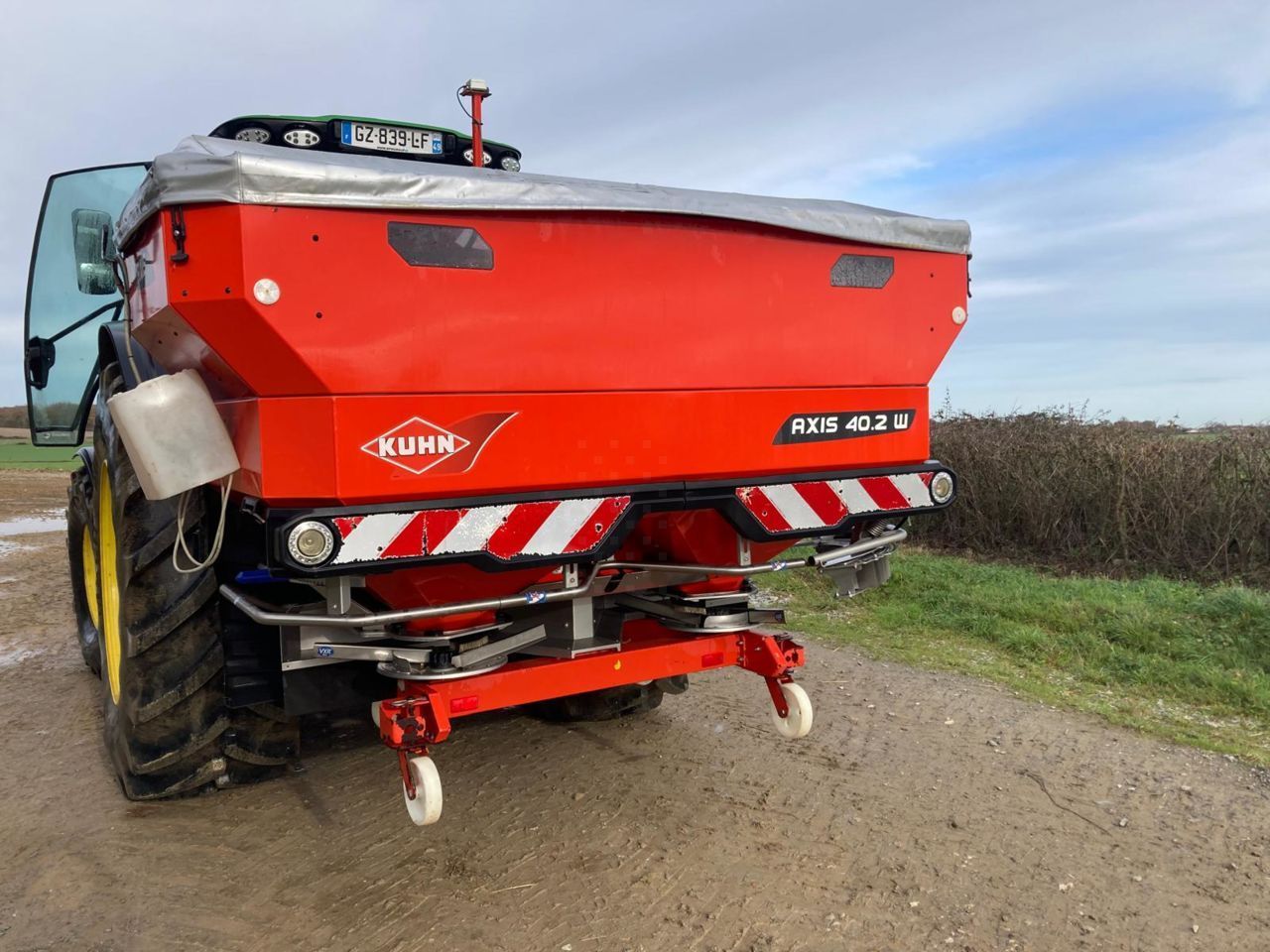 Kuhn axis 40.2w Fertiliser spreader €9,900