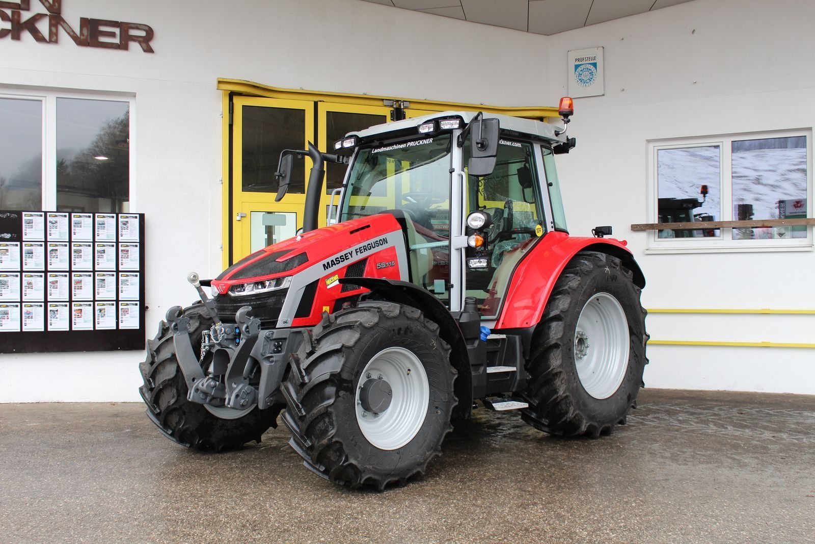 Massey Ferguson 5S.115 Tractor 93.667 EUR