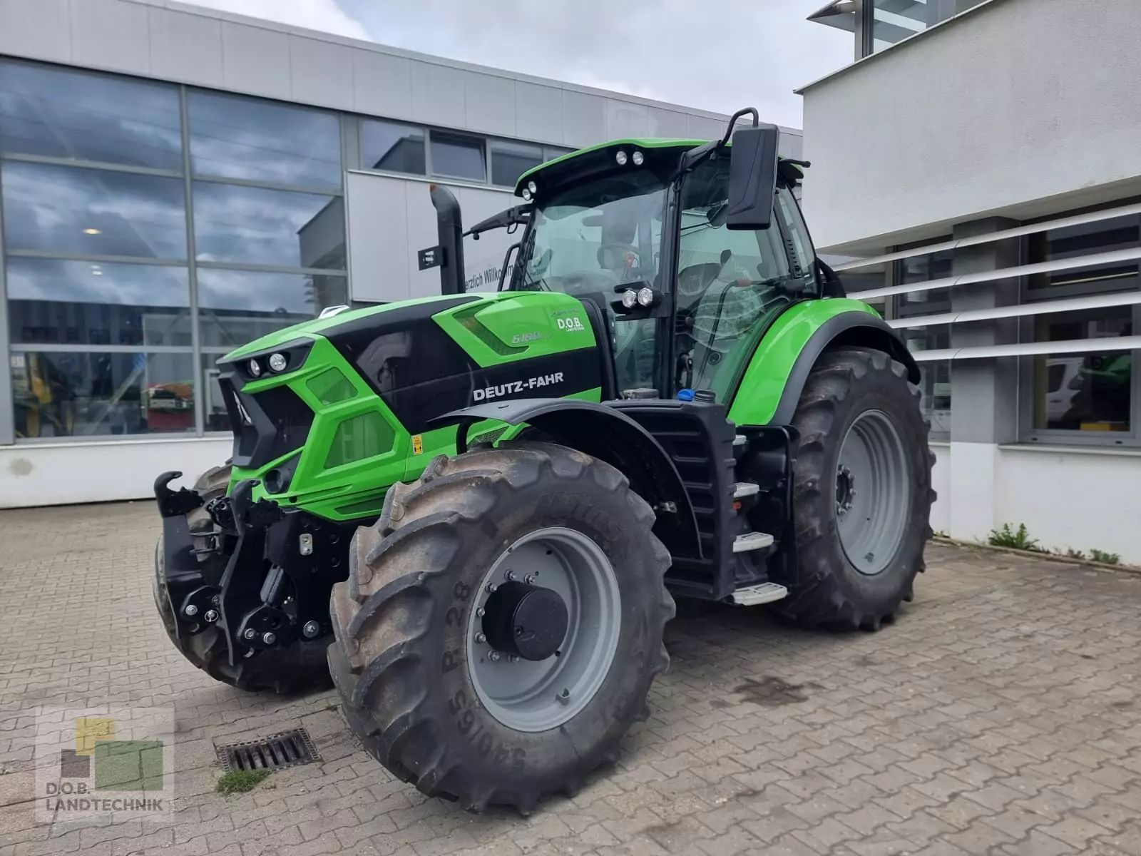 E-FARM: Deutz-Fahr Agrotron 6180 TTV - Tractor - id JPPHLZ6 - €94,900 - Year of construction: 2024 - Engine hours: 485,Engine power (HP): 180,Germany