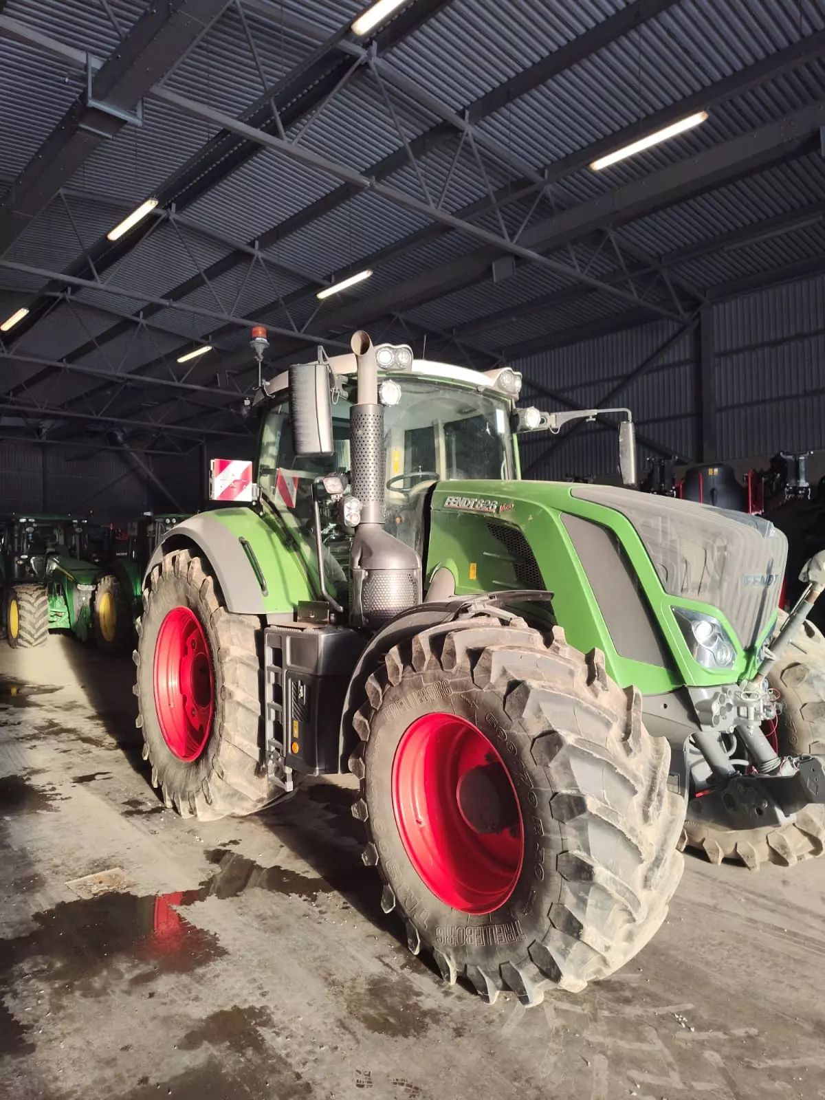 Fendt 826 Vario Profi Plus Traktor 119.000 €