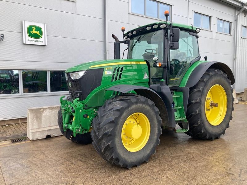 John Deere 6215 R tractor €119,731