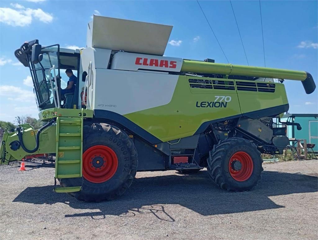 Claas Lexion 770 Combine harvester €225,000
