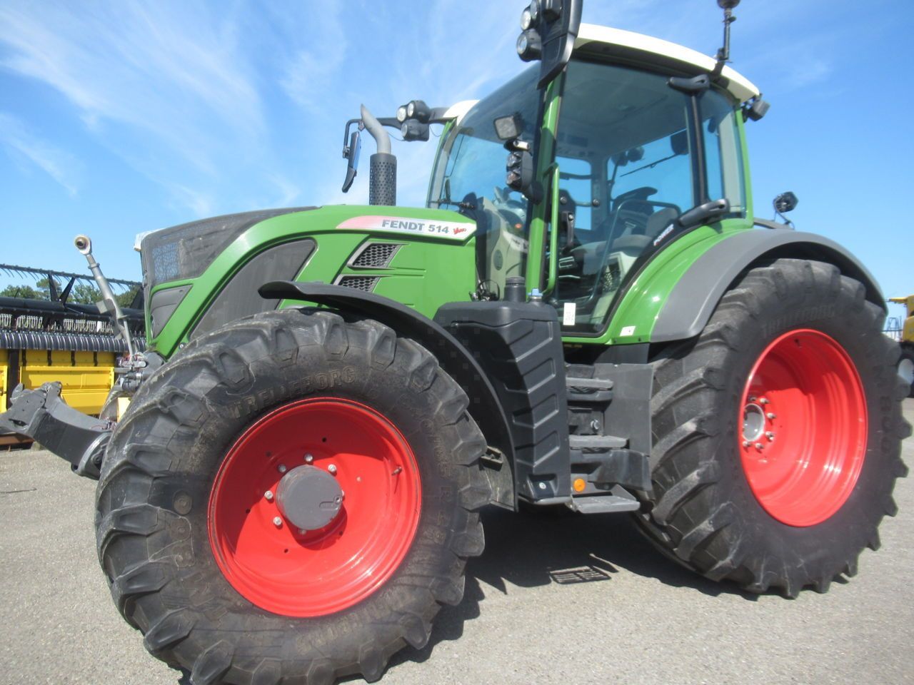 E-FARM: Fendt 514 Vario Power - Traktor - id V1JJWFD - 91.000 € - Baujahr: 2022 - Abgelesene Motorstunden: 3.247,Motorleistung (PS): 145,Frankreich