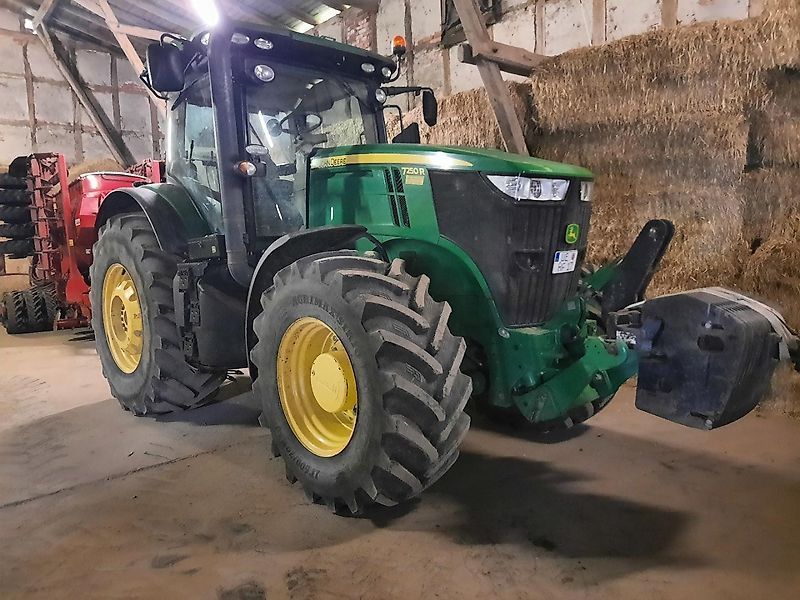John Deere 7250 R Tractor €79,000