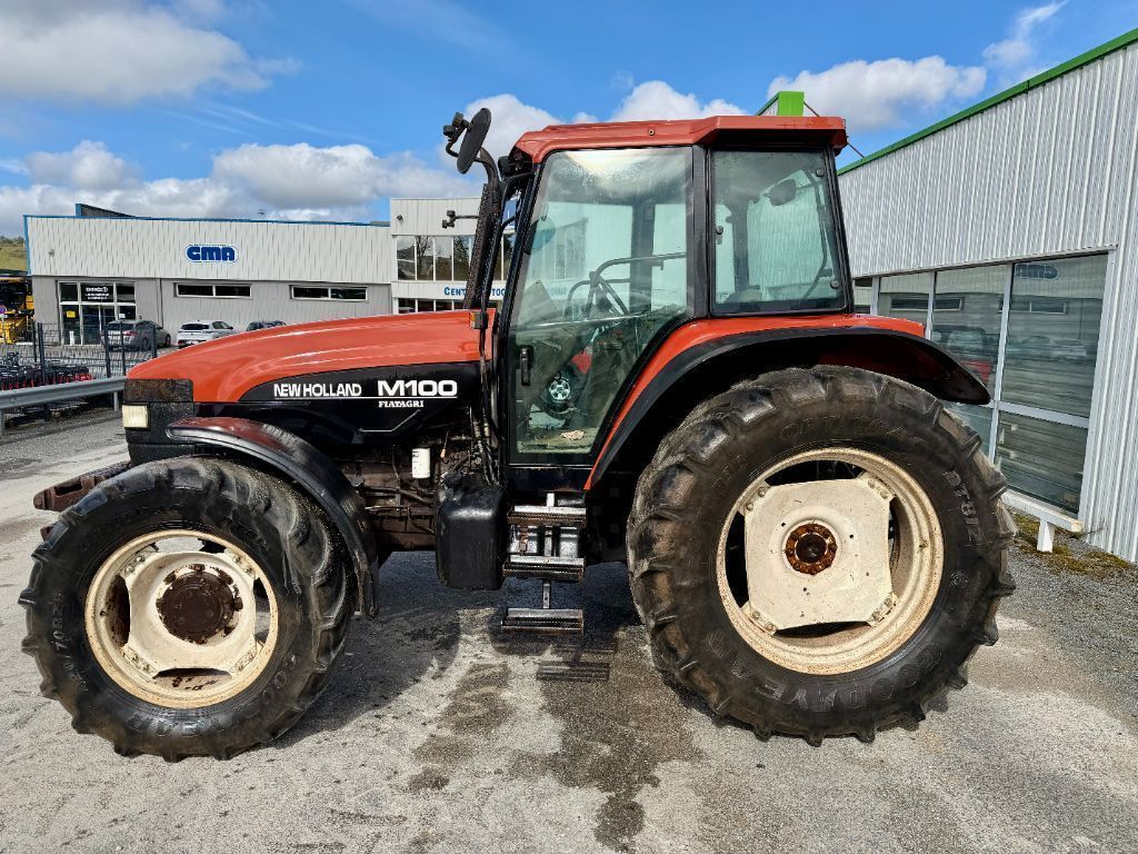 New Holland M 100 Traktor 17 700 €