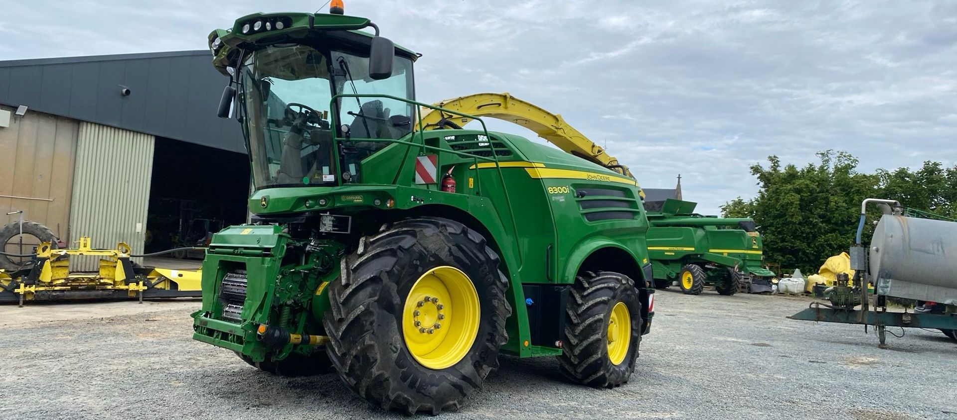 John Deere 8300 Self propelled forage harvester €131,500
