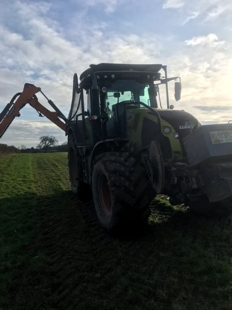 Claas Axion 810 Cmatic Tractor €70,000