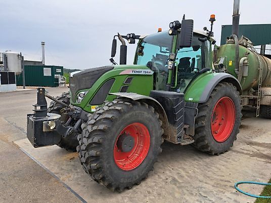 E-FARM: Fendt 724 Vario - Tracteur - id 5I2UYKR - 79 000 € - Année: 2018 - Lecture du nombre d'heure: 8 500,France