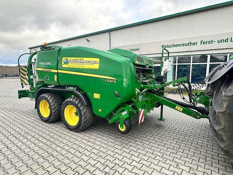 E-FARM: John Deere C441R - Presse à balles - id N6DSCHP - 92 000 € - Année: 2023 - Balles produites: 2 468,Allemagne