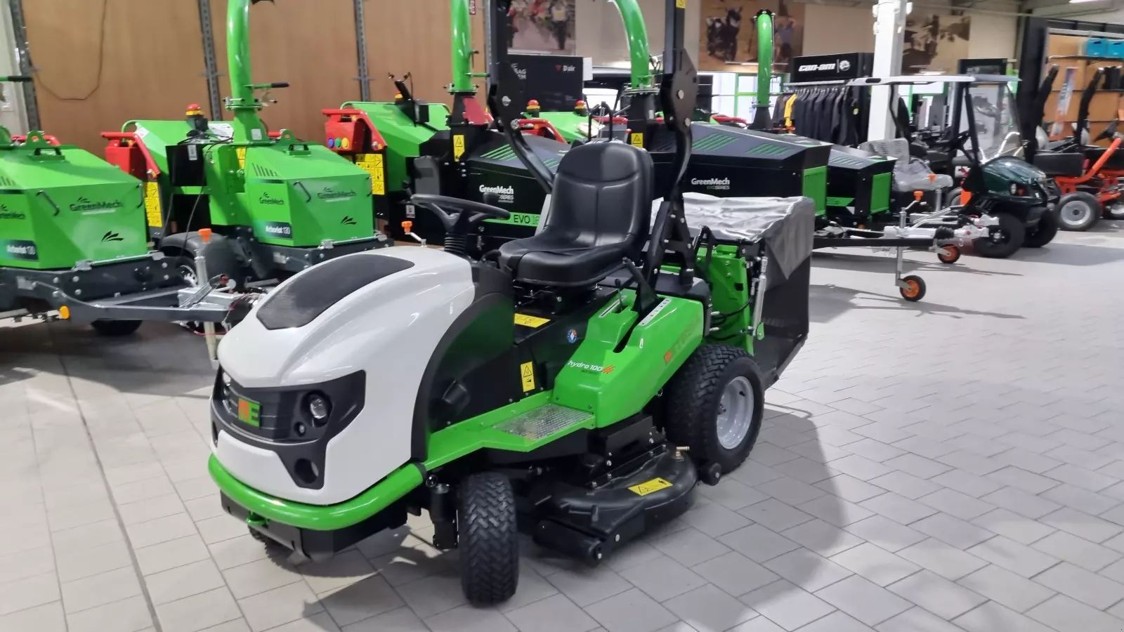 E-FARM: Etesia mkehh hydro 100 - Lawn mower - id VXNRNCC - €12,300 - Year of construction: 2025 - Germany