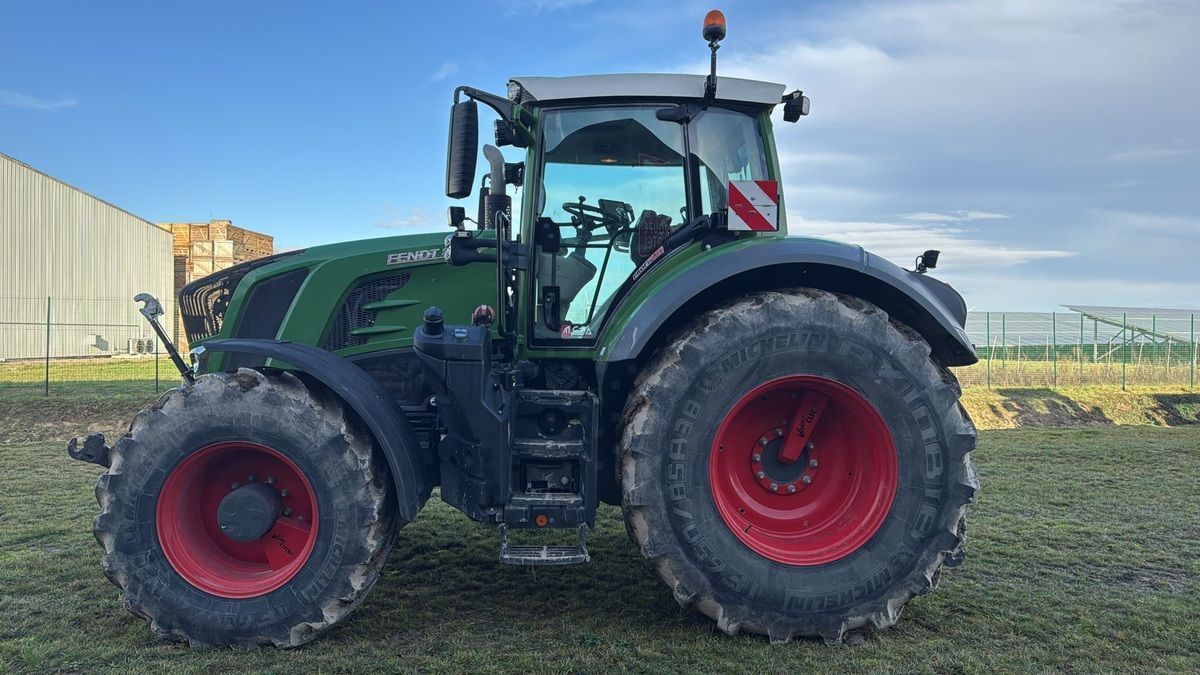 Fendt 828 Vario Tractor €135,000