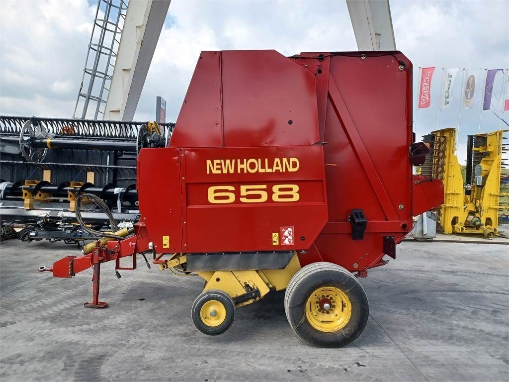 New Holland 658 Ballenpresse 6.500 €