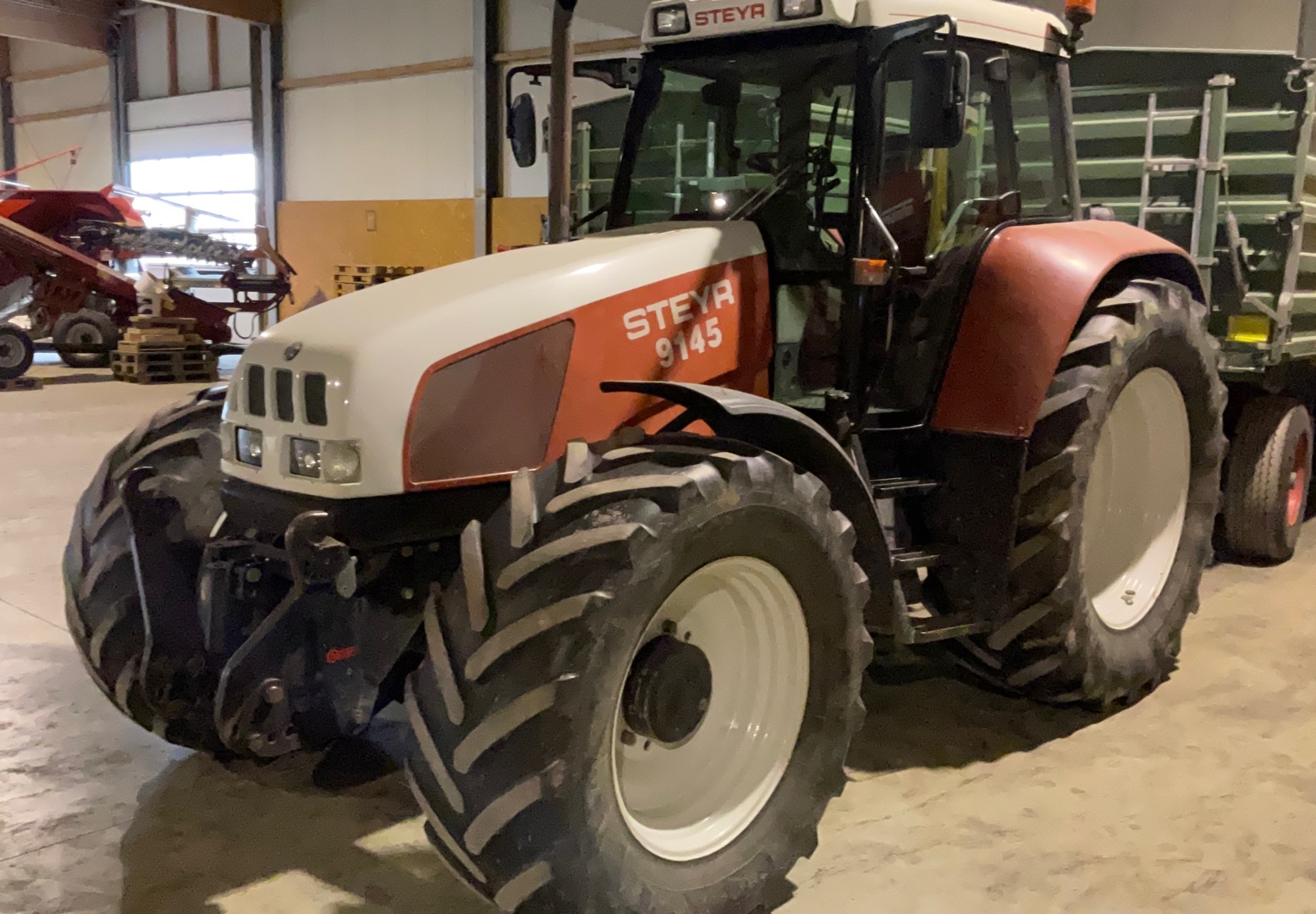 Steyr 9145 tractor €30,885