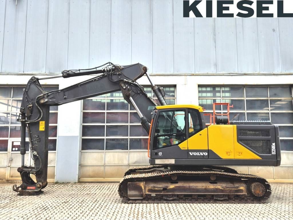 VOLVO ec 250 enl Crawler excavator €69,000
