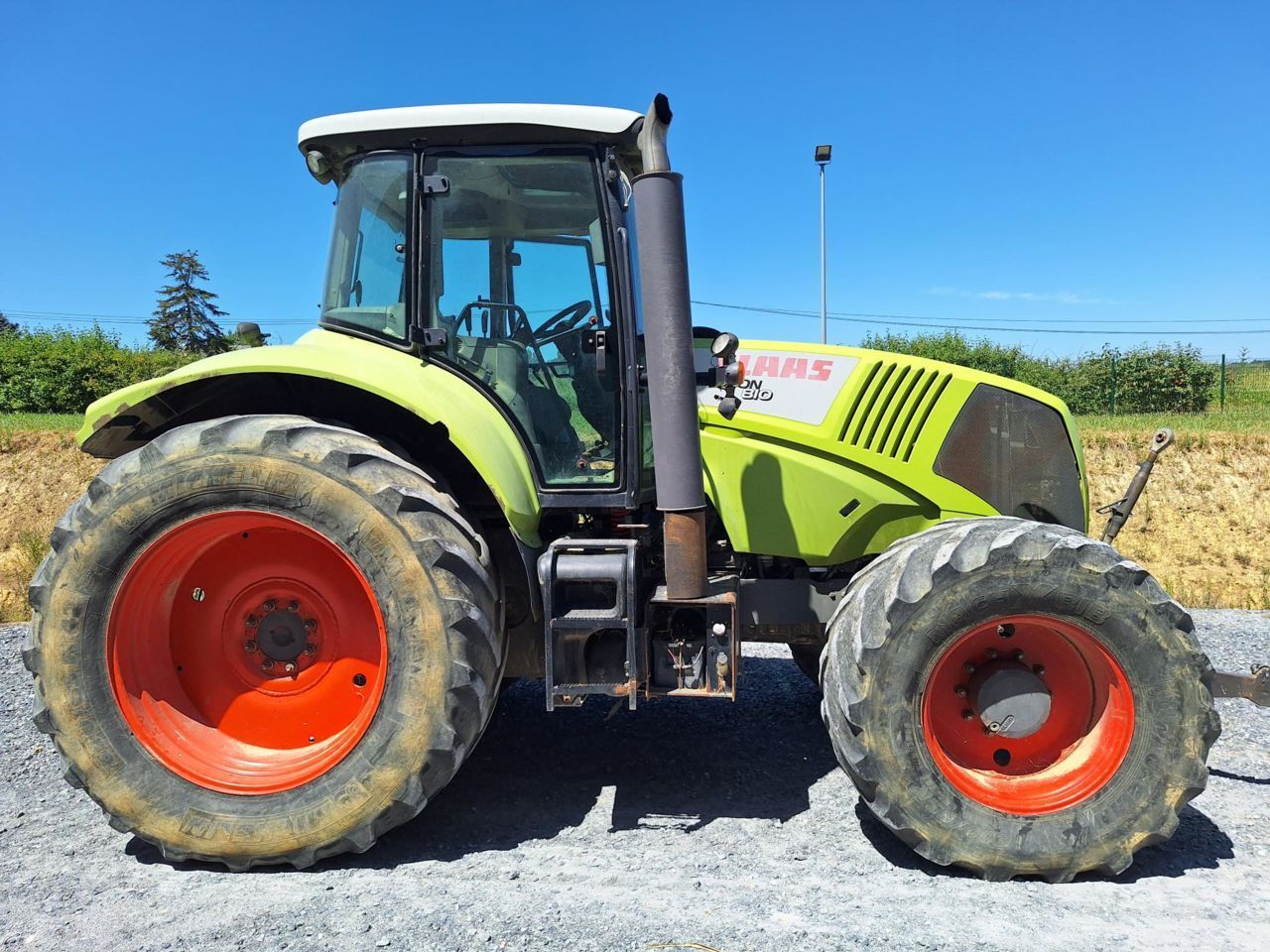 E-FARM: Claas Axion 810 - Traktor - id 6WWJHPK - 31.000 € - Baujahr: 2010 - Abgelesene Motorstunden: 9.126,Motorleistung (PS): 190,Frankreich