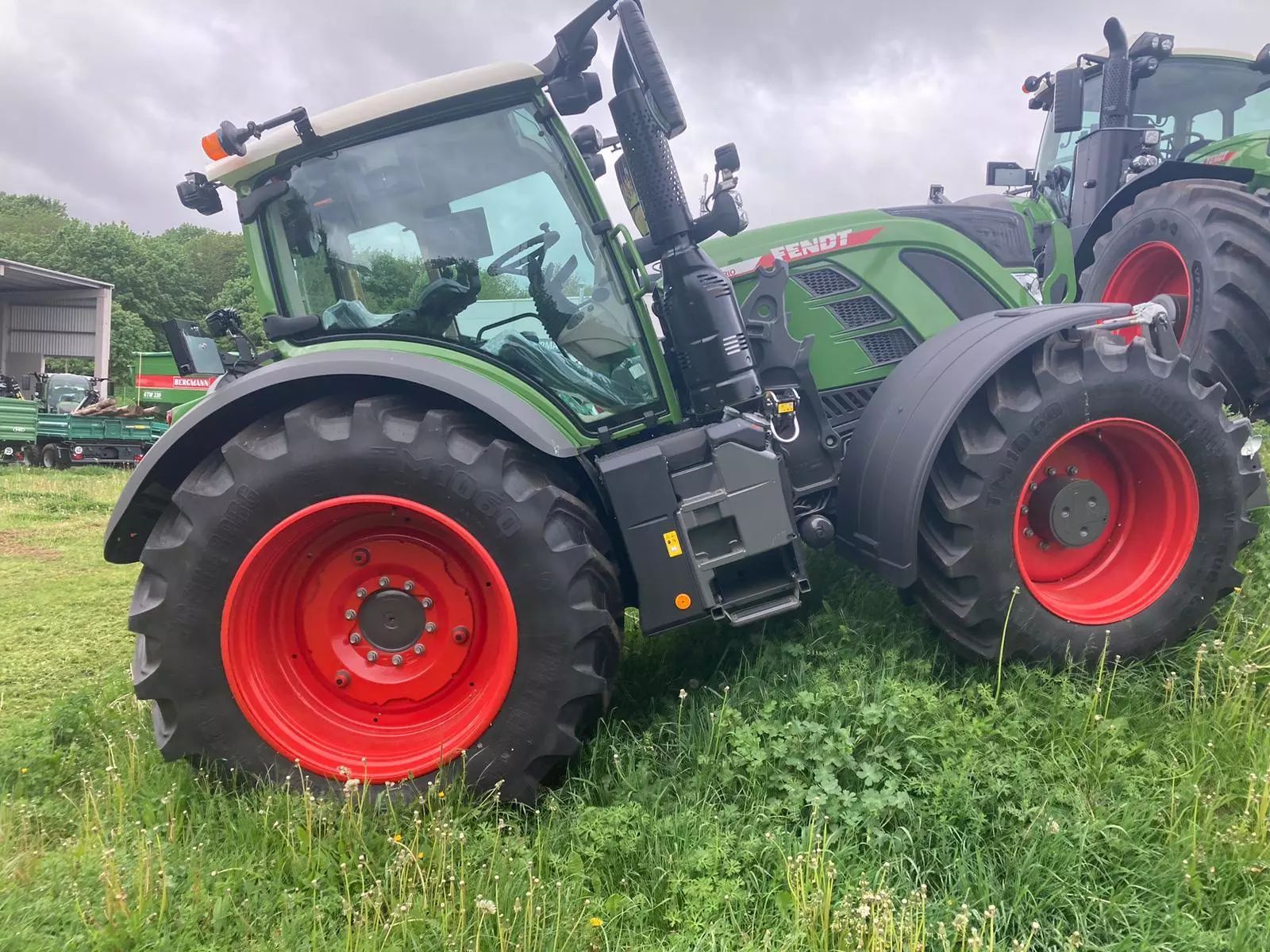 E-FARM: Fendt 724 Vario ProfiPlus - Traktor - id ER7HDMT - 239.000 € - Produktionsår: 2023 - Motortimer: 413,Tyskland