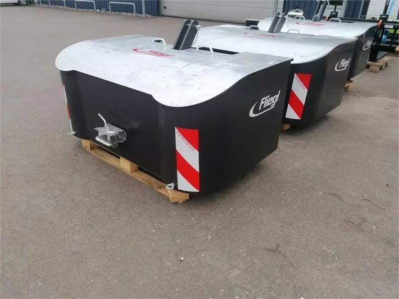 E-FARM: Fliegl 1000 kg frontvægt - Parts - id CKTMQ4Y - Year of construction: 2022 - Denmark