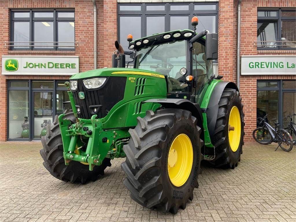 E-FARM: John Deere 6175 R - Traktor - id YLUUN4T - 77.500 € - Baujahr: 2015 - Abgelesene Motorstunden: 6.110,Motorleistung (PS): 223,Deutschland