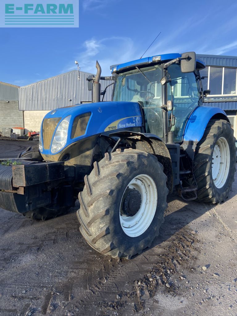 New Holland T 7050 Tractor 45.720 EUR