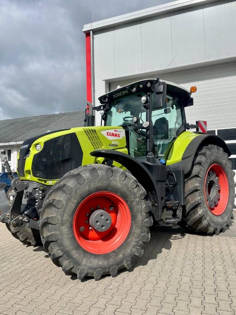 Claas Axion 870 CMATIC Трактор 110 000 €
